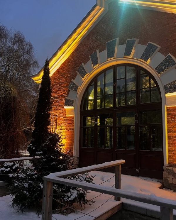 Репетиция весны в ботаническом саду, «Любовь в