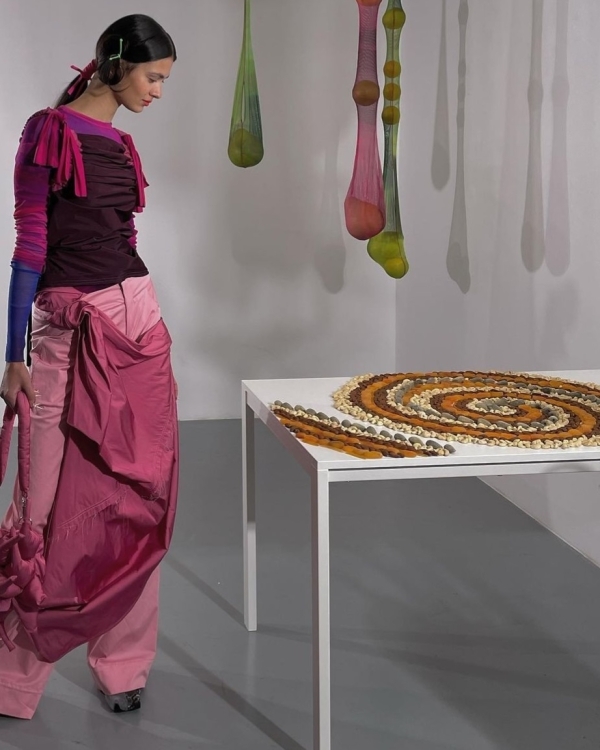 5 креативных студий, которые делают сет-дизайн ужинов