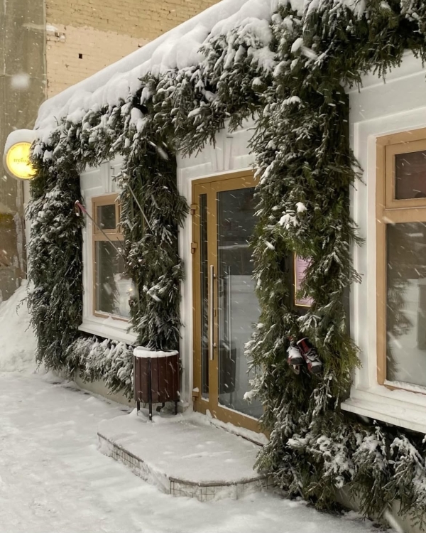 Баба с лимончелло в Piu Piu, поэтика