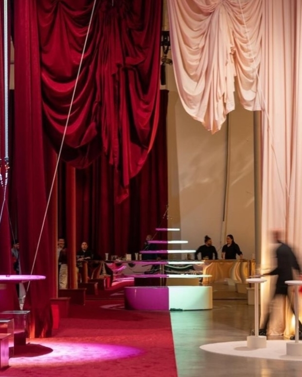 5 креативных студий, которые делают сет-дизайн ужинов