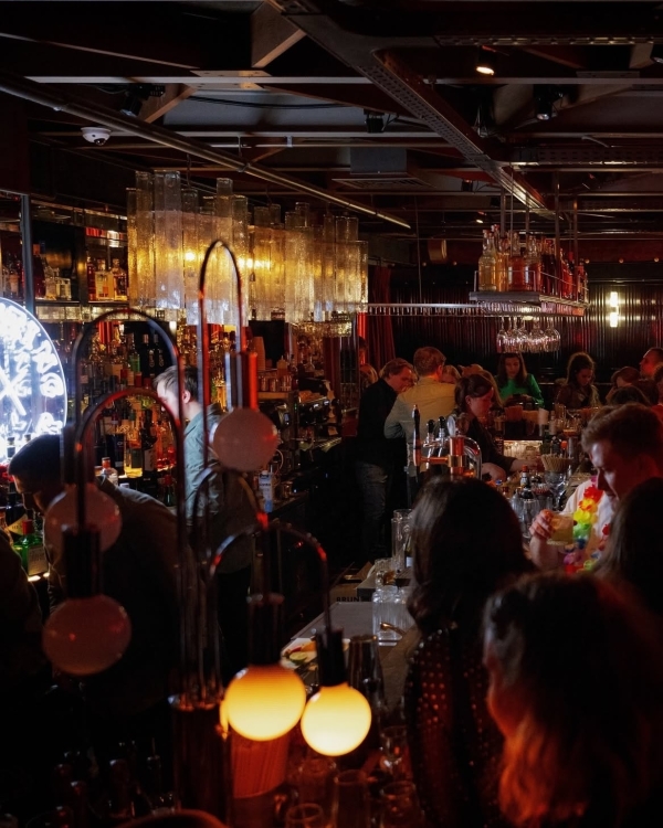 Святой Валентин во Flaner, разноцветная Вселенная в