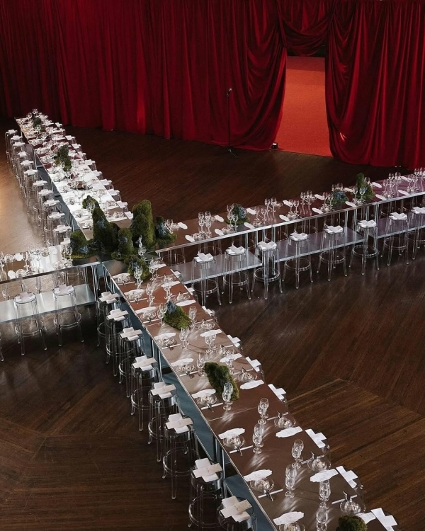 Модные идеи рассадки гостей на свадебном (и