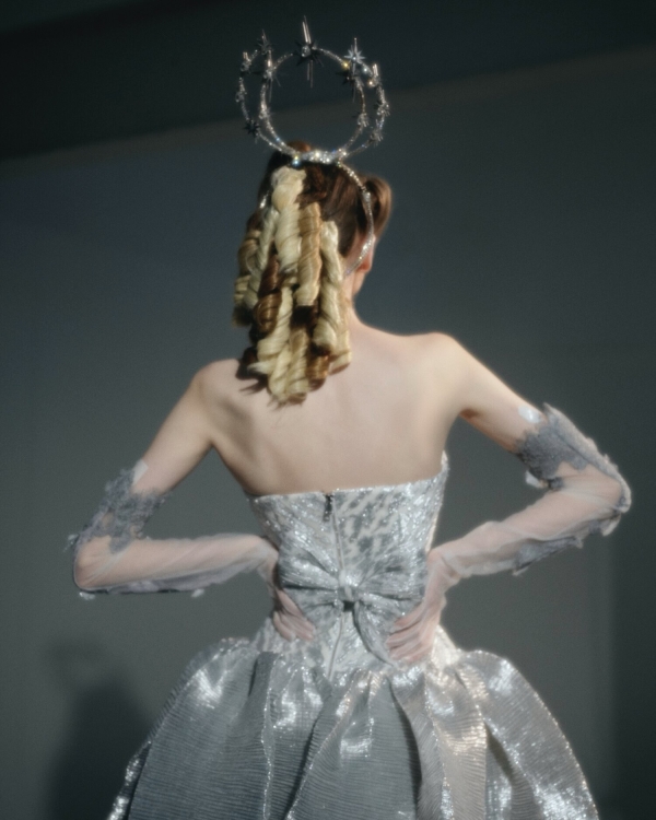 Где купить перчатки для свадебного образа?