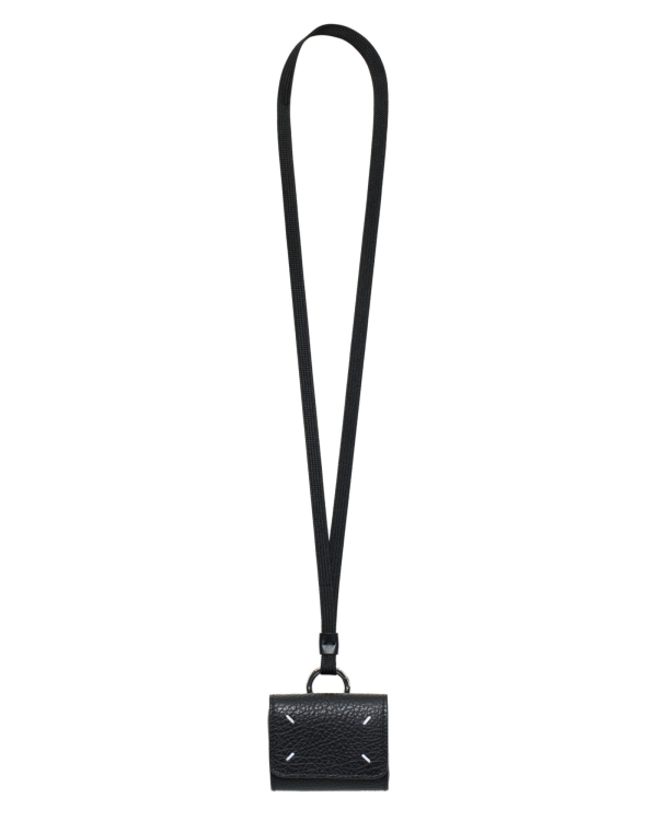 Пахнет мужчиной: идеи подарков любимому на 23