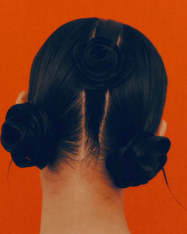 Выбираем актуальную прическу невесты 2025: объем 90-х,