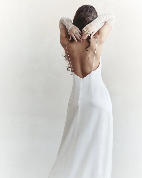 Где купить перчатки для свадебного образа?