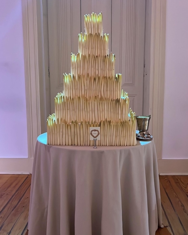 5 креативных студий, которые делают сет-дизайн ужинов