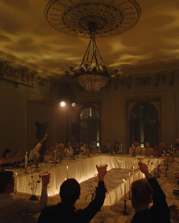 Модные идеи рассадки гостей на свадебном (и