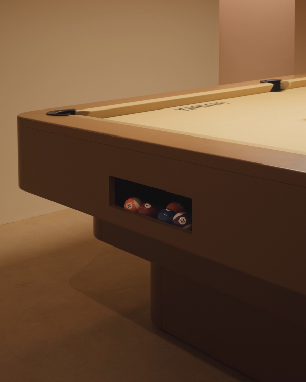 Футуристичный бильярд в Billie, «Застолье с искусством»