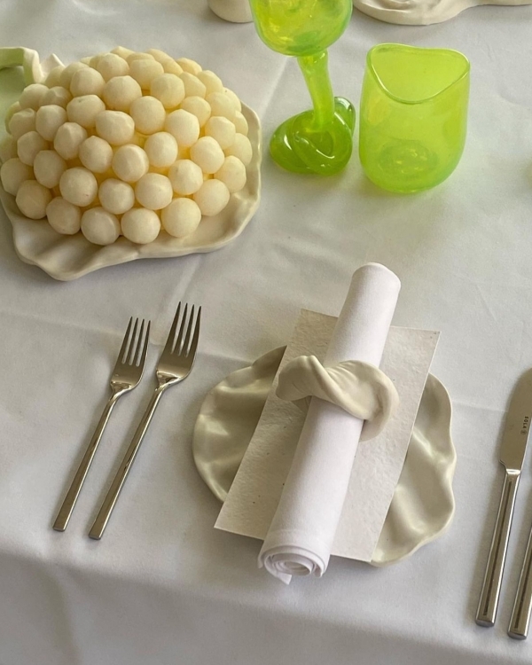 5 креативных студий, которые делают сет-дизайн ужинов