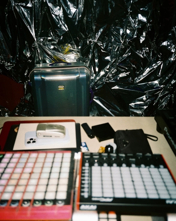 Репетиция весны в ботаническом саду, «Любовь в