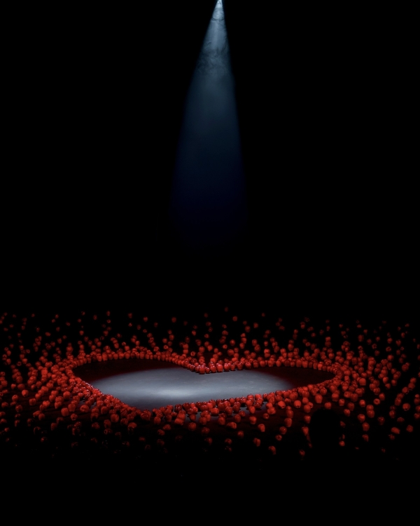 Современная Ева в саду наслаждений — дерзкая идея