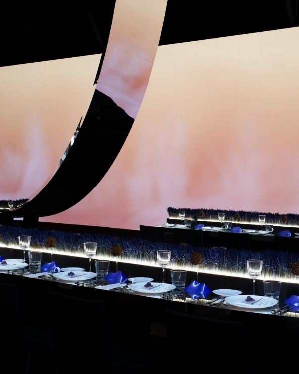 5 креативных студий, которые делают сет-дизайн ужинов