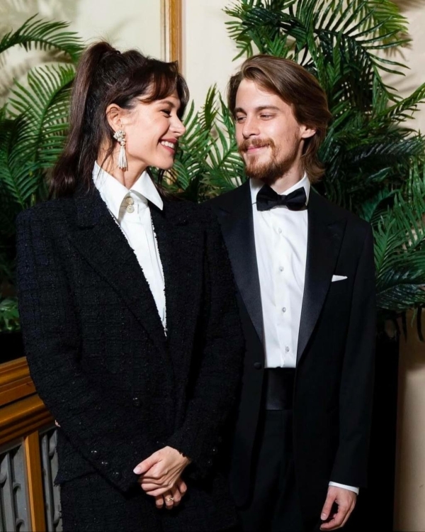 История любви Ивана Янковского и Дианы Пожарской