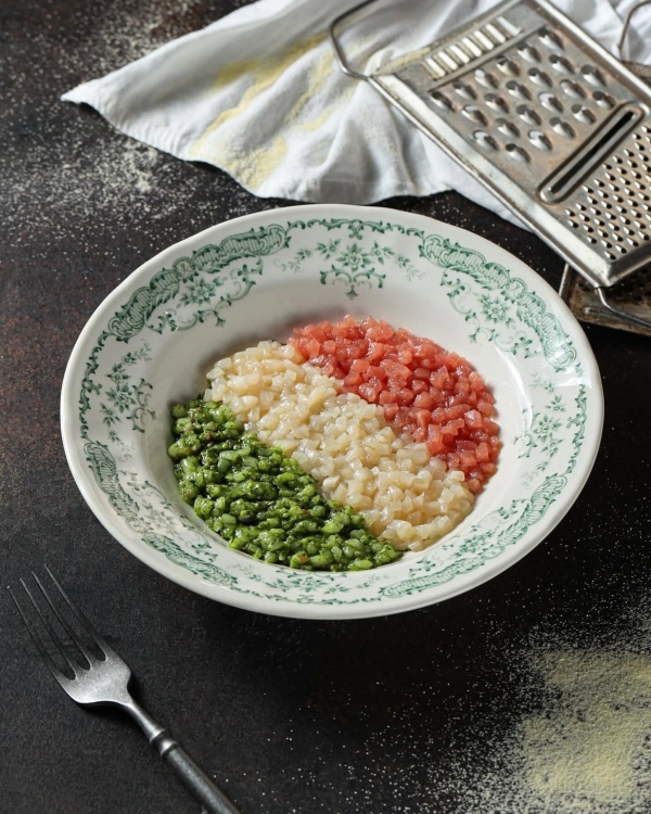 Святой Валентин во Flaner, разноцветная Вселенная в