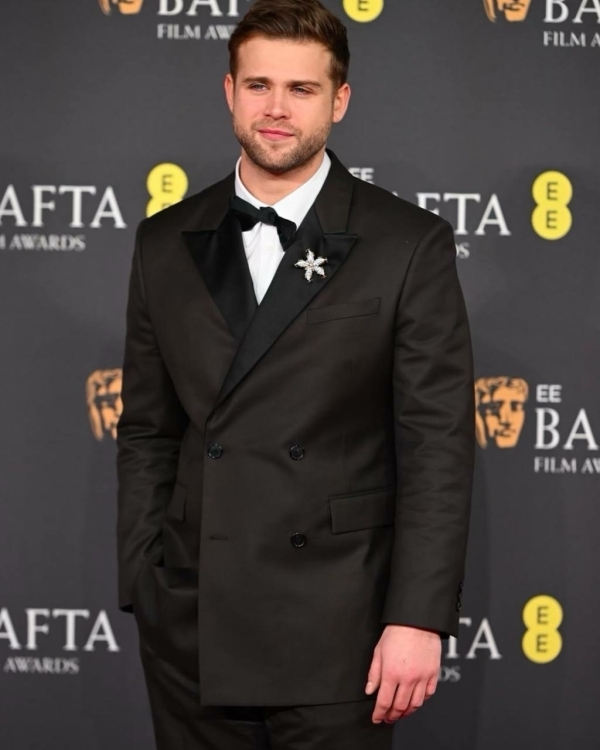 BAFTA-2025: рассматриваем свадебные образы селебрити для него