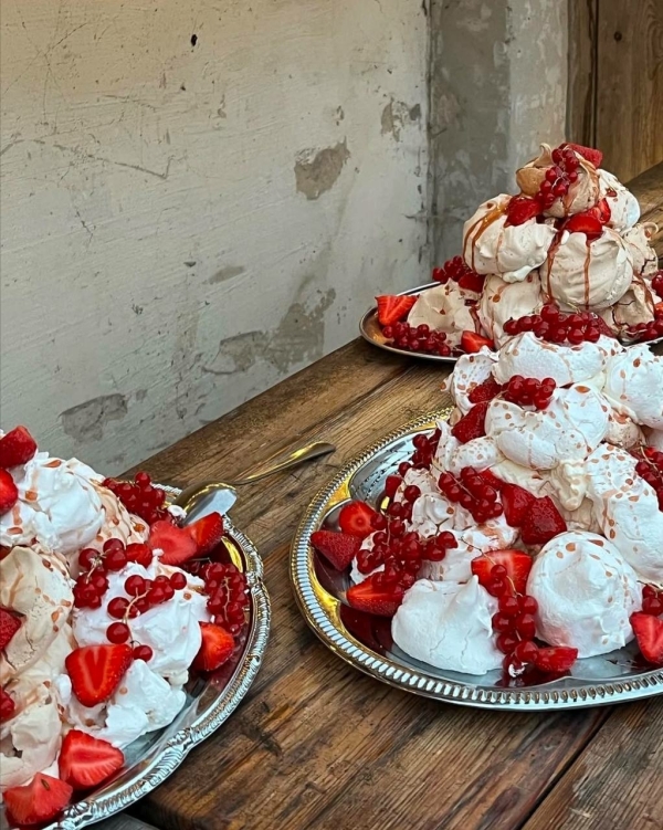 Модные и актуальные идеи оформления десертов от