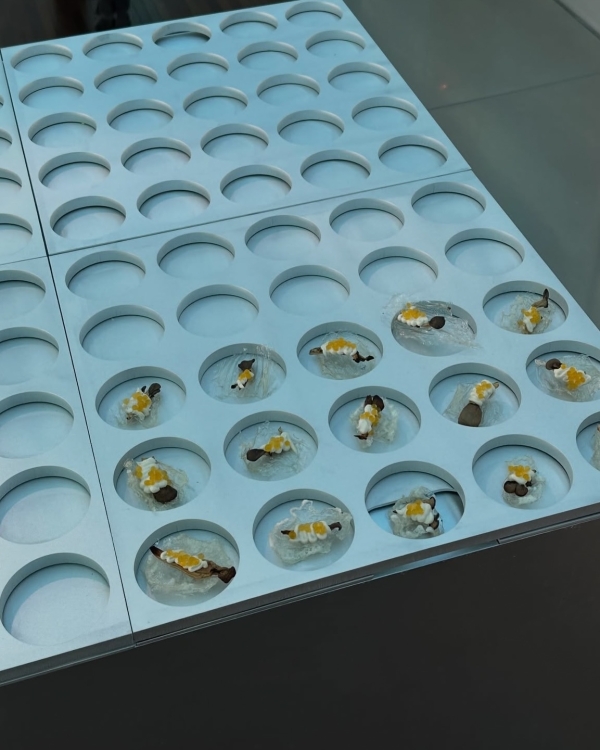 5 креативных студий, которые делают сет-дизайн ужинов