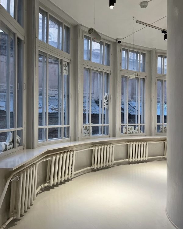 Футуристичный бильярд в Billie, «Застолье с искусством»