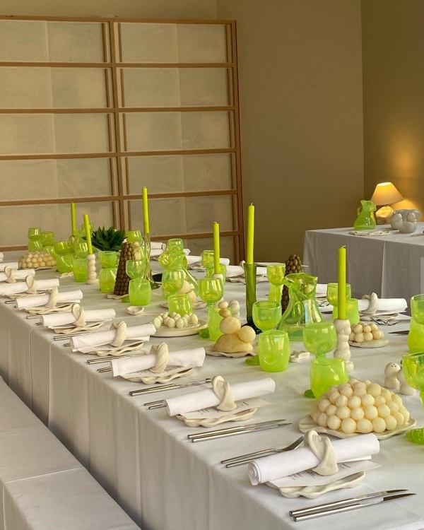 5 креативных студий, которые делают сет-дизайн ужинов