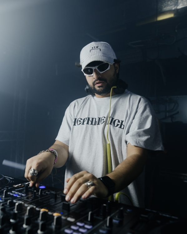 Диджеи Нарек Меликян