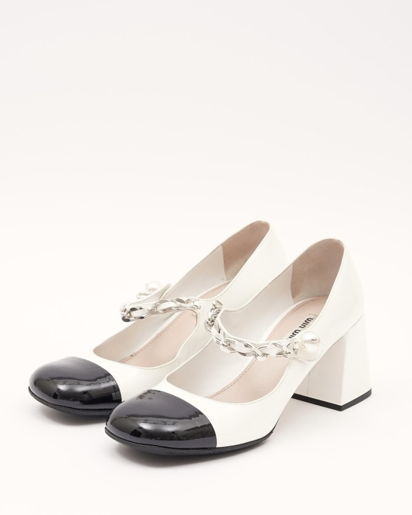 Такая же удобная, только красивее. Какая обувь