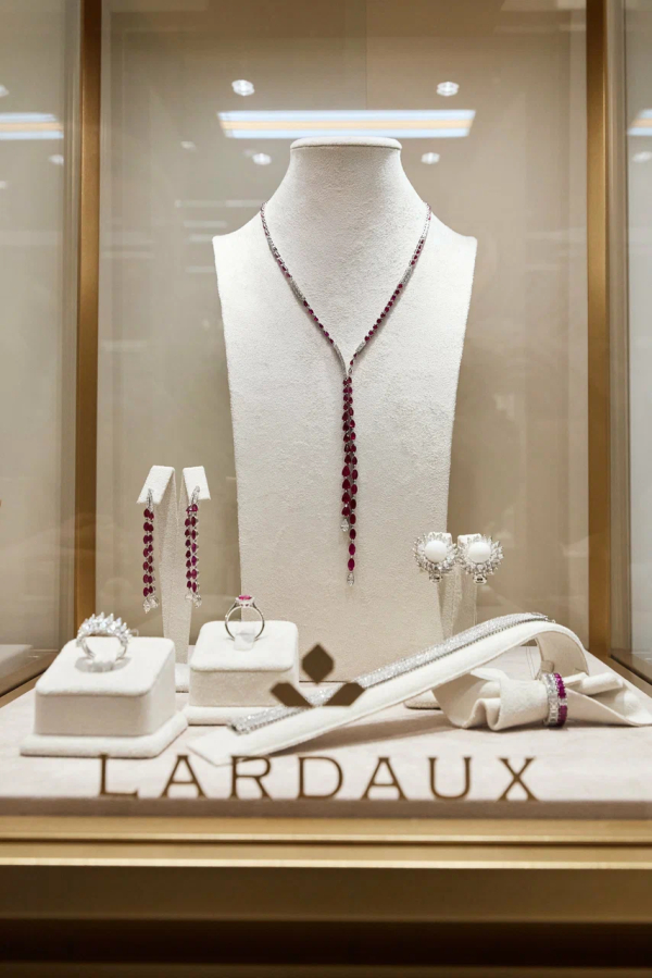 Ювелирные украшения LARDAUX