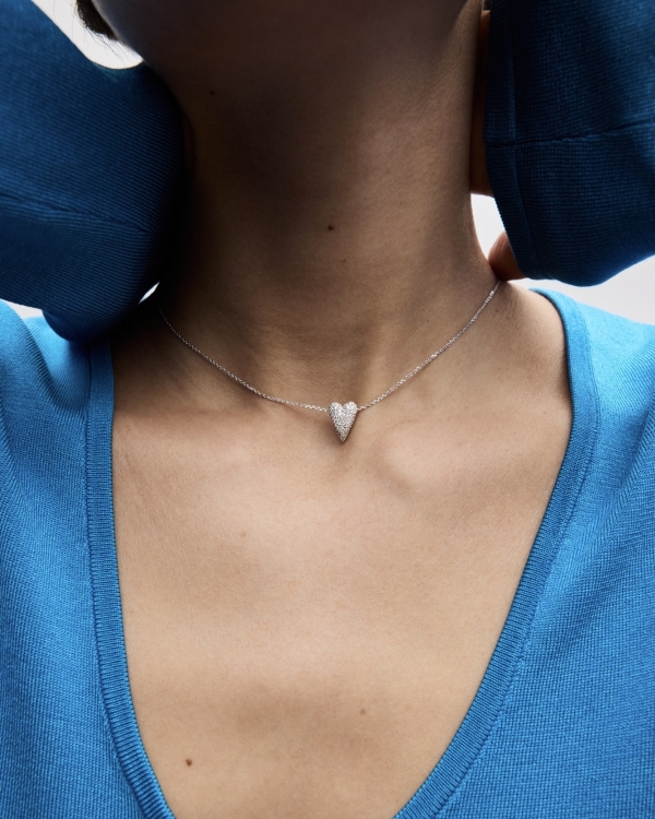 Что подарить девушке на 14 февраля?