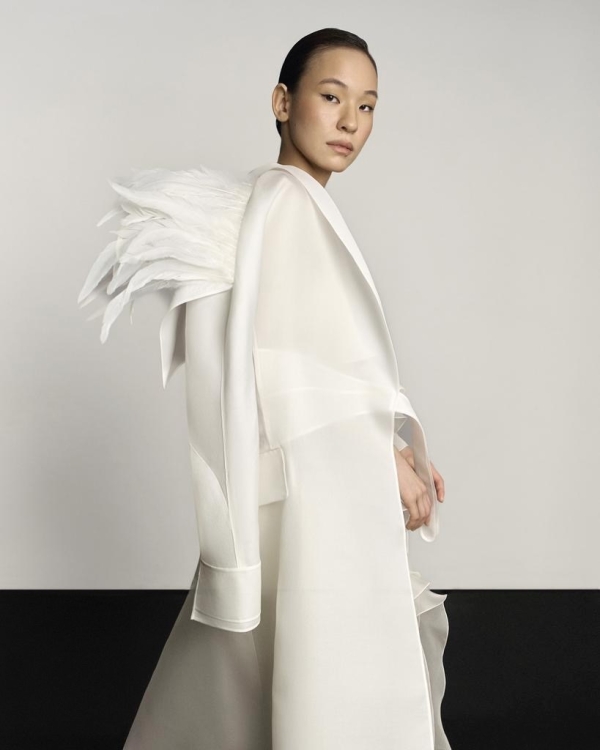 Где купить свадебное платье с перьями или