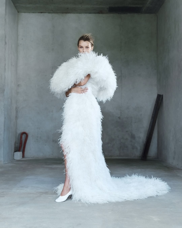 Где купить свадебное платье с перьями или