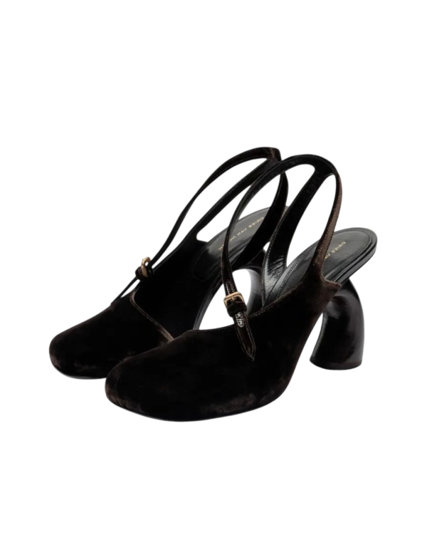 Такая же удобная, только красивее. Какая обувь