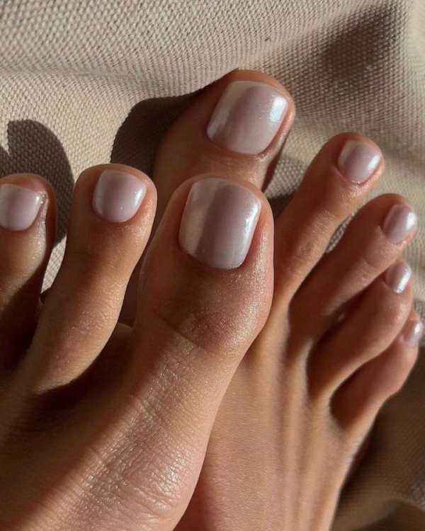 Soft Vibes Only: тренды педикюра 2026, подсмотренные