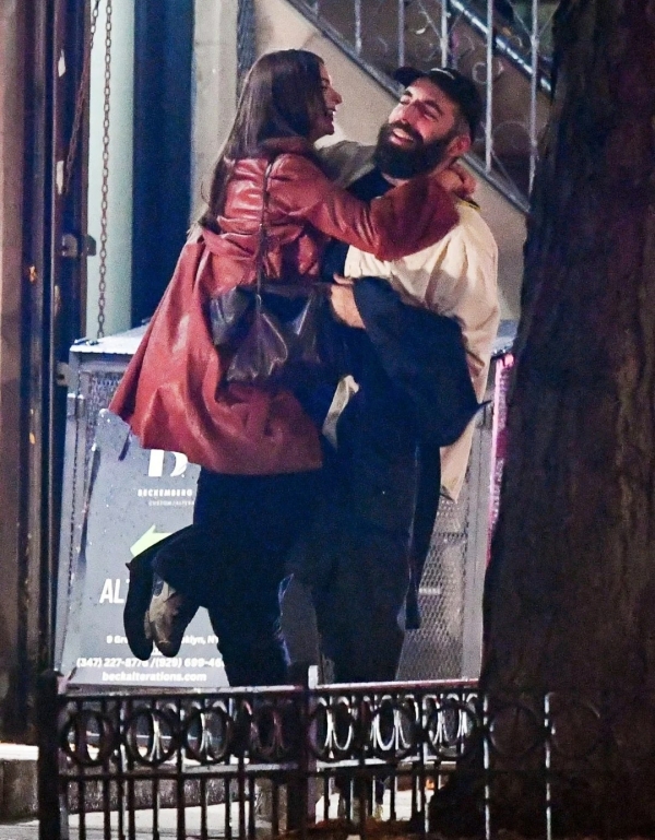 Эмили Ратаковски подтвердила роман с бывшим Дуа