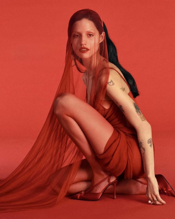 У Jimmy Choo вышла новая свадебная коллекция