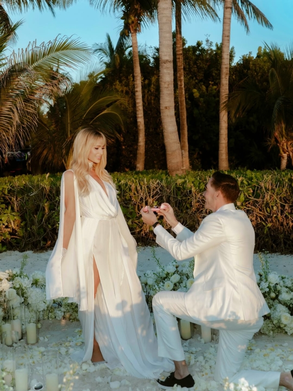 Пэрис Хилтон и Картер Реум обновили клятвы