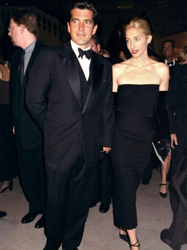 Как на самом деле познакомились Кэролин Бессетт-Кеннеди