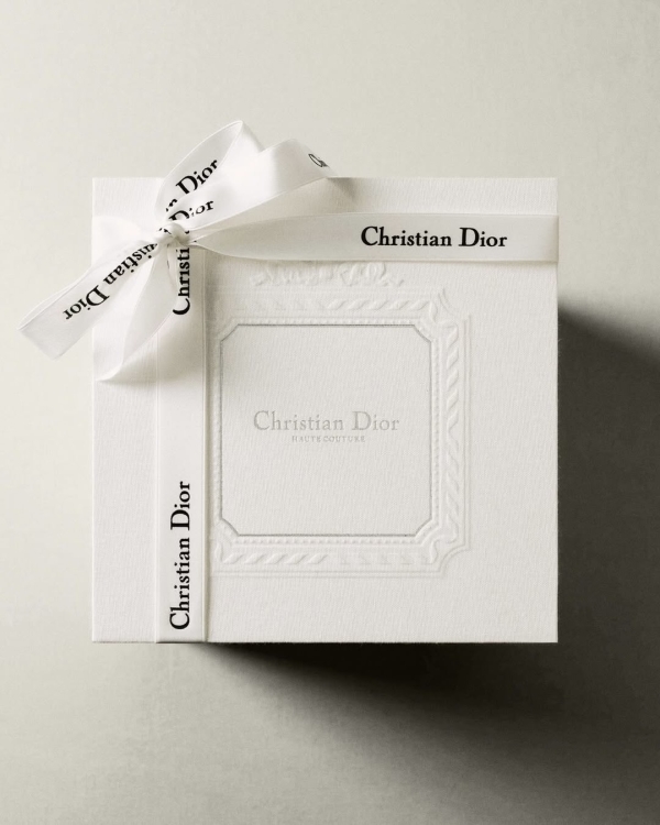 Что подарить девушке на 14 февраля?