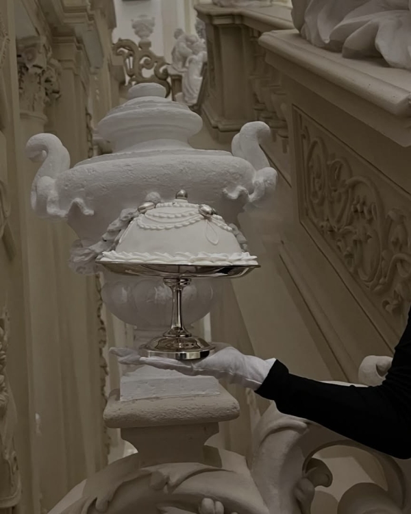 Свадьба в стиле «Бриджертонов»: гид по декору,