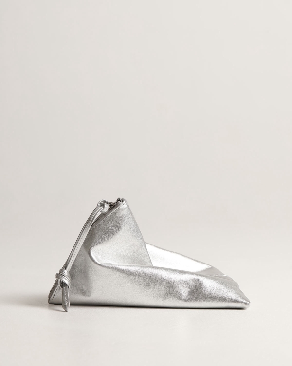 Собрали сногсшибательные образы на 14 февраля