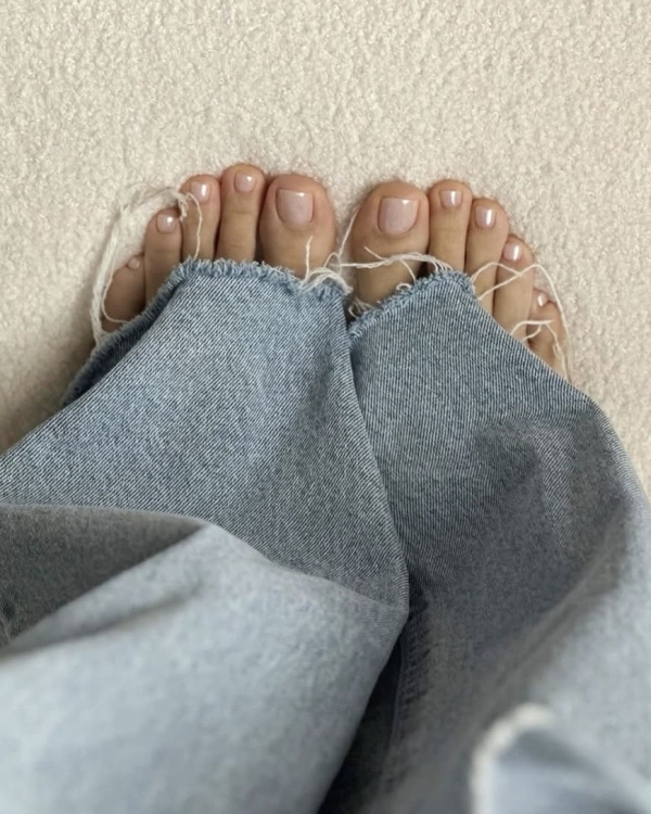 Soft Vibes Only: тренды педикюра 2026, подсмотренные