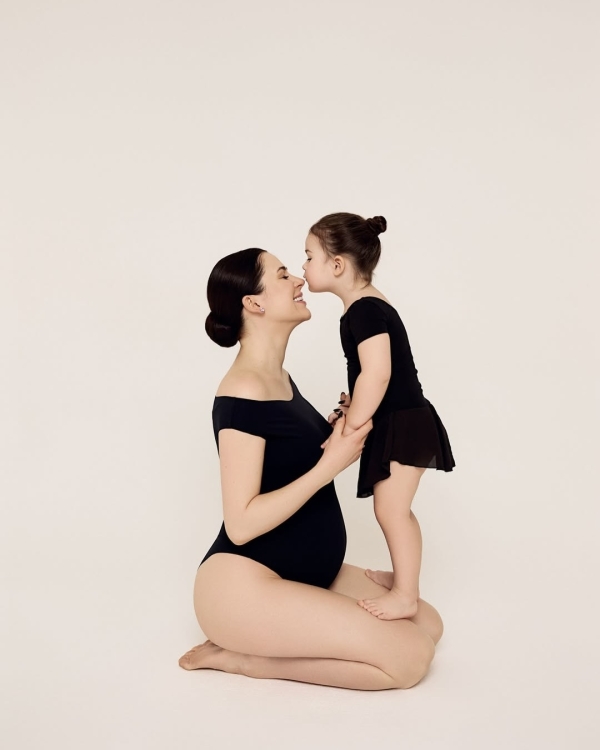 Блогер и актриса Юля Пушман стала мамой