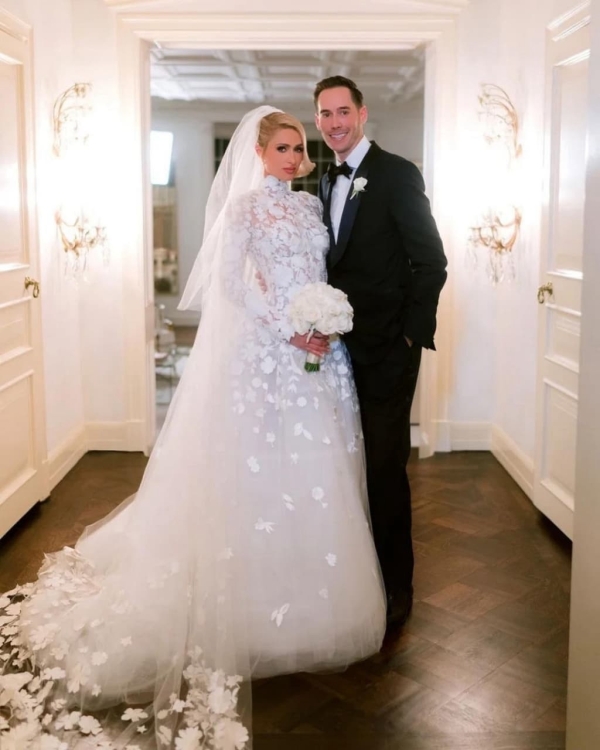 Пэрис Хилтон и Картер Реум обновили клятвы