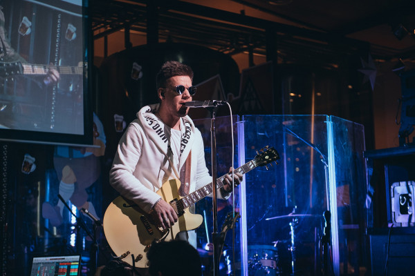 Антон Абучкаев провел масштабный благотворительный вечер