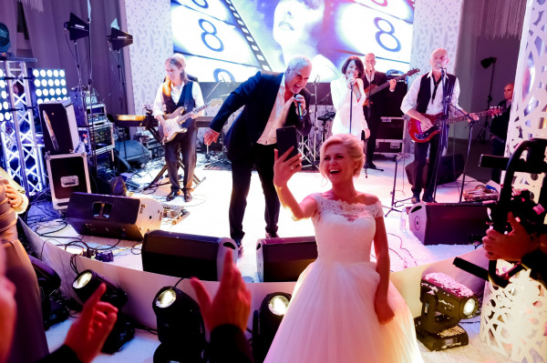 Кто будет петь на вашей свадьбе?