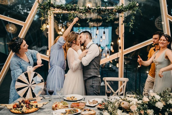 Непринужденная свадьба на природе