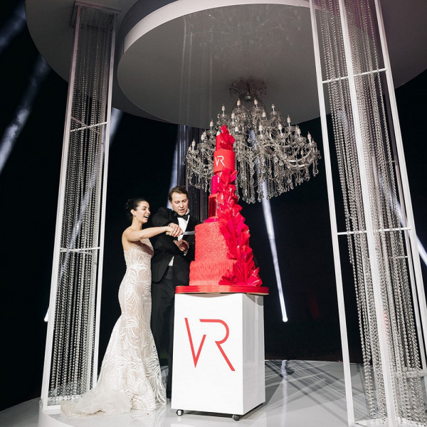 Свадебный декор 2020: свет, неон и другие