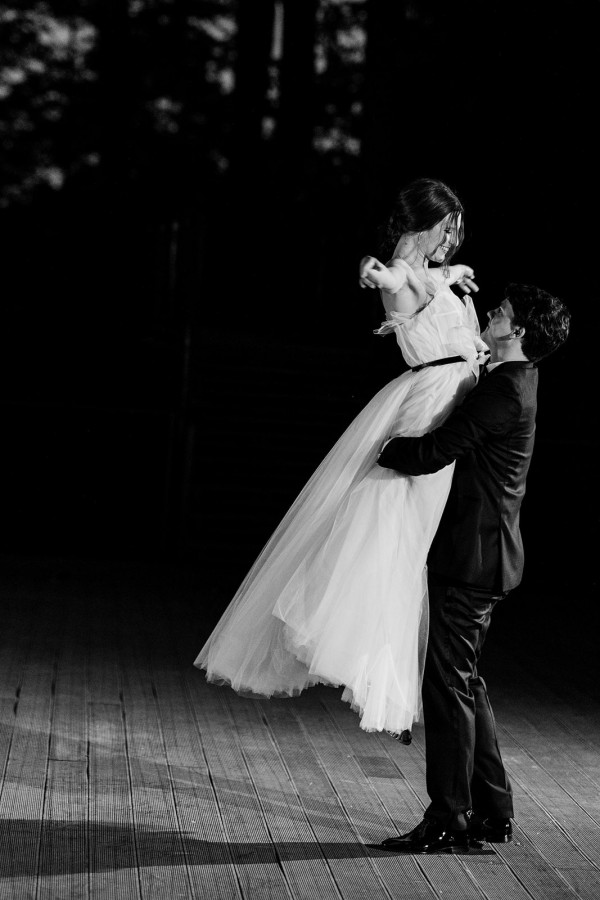 Классическая свадьба, утопающая в пудровых цветах