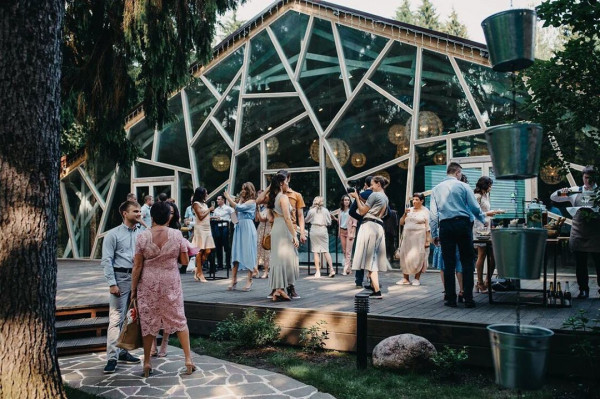 Непринужденная свадьба на природе