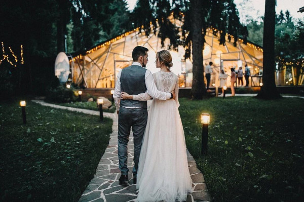 Непринужденная свадьба на природе