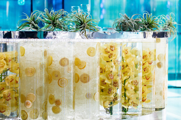 Свадебный декор 2020: свет, неон и другие